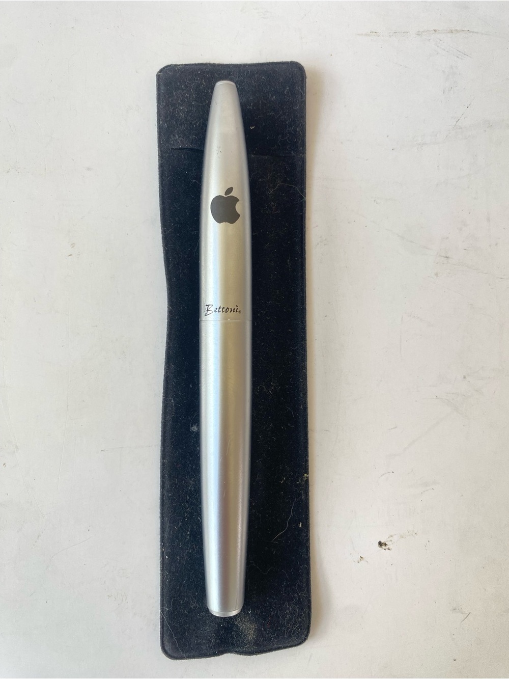 Apple Bettoni Silver Aluminum Stylus Pen with Apple Logo With 5 Schmidt Refills
